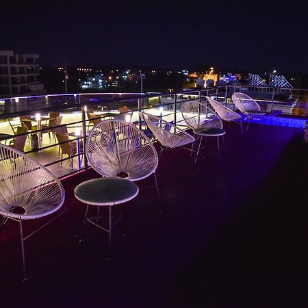 Hotel Evropa Ulcinj Bagian luar foto