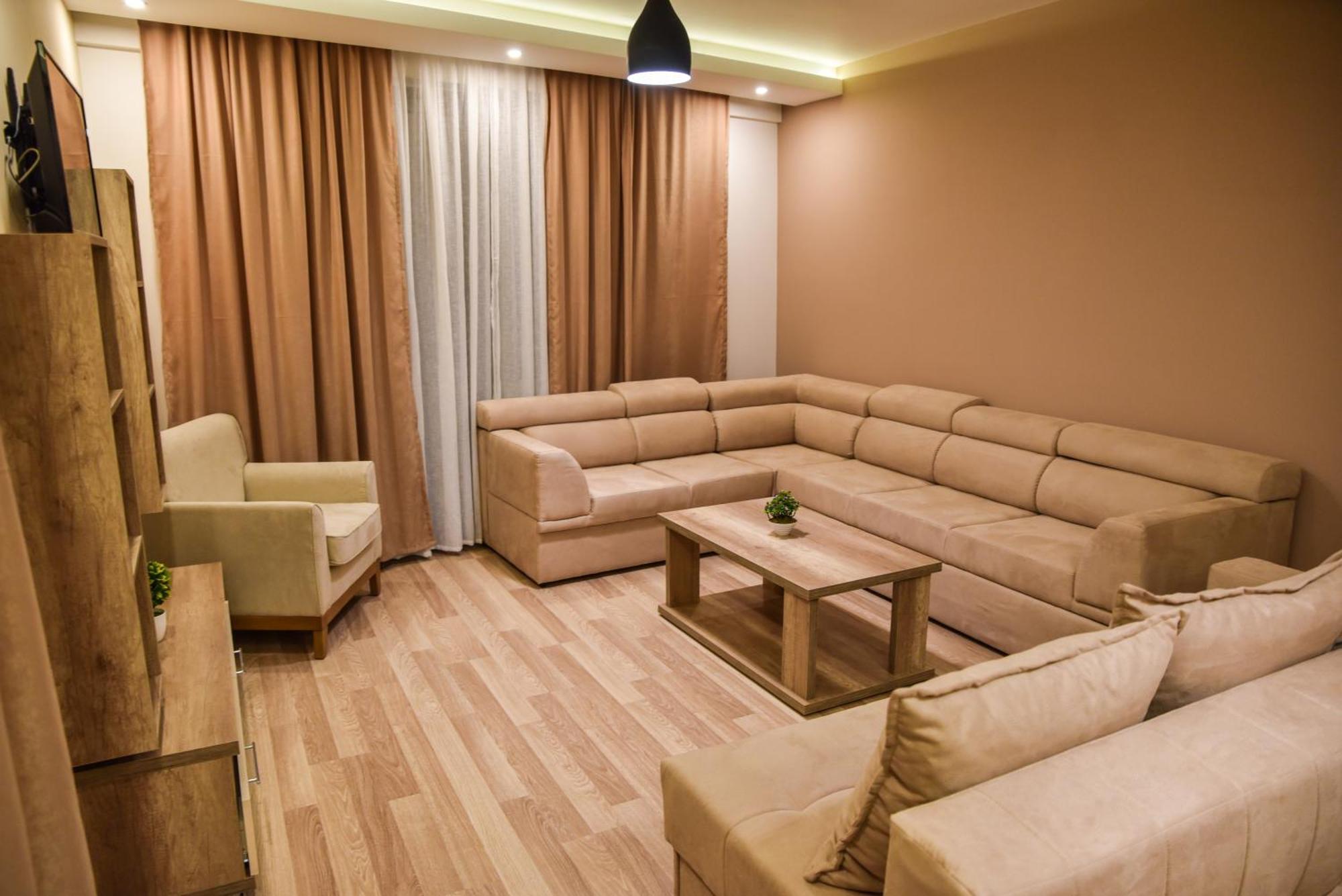 Hotel Evropa Ulcinj Bagian luar foto