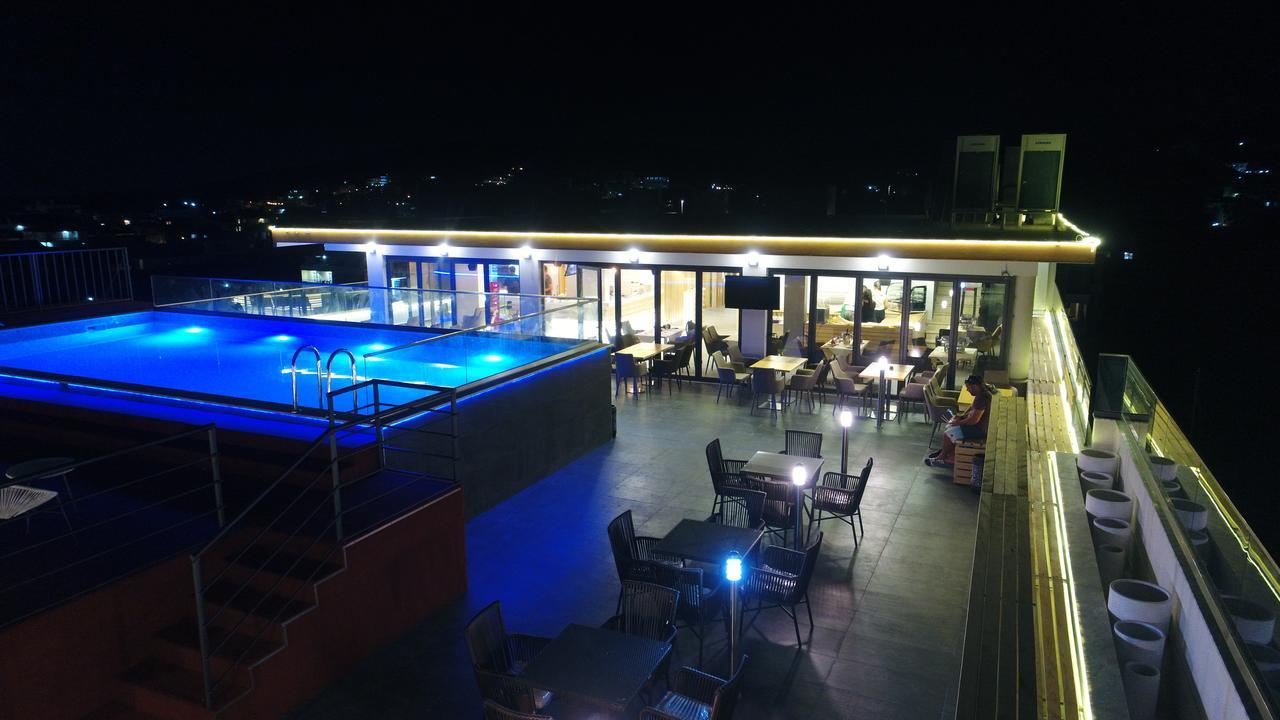 Hotel Evropa Ulcinj Bagian luar foto